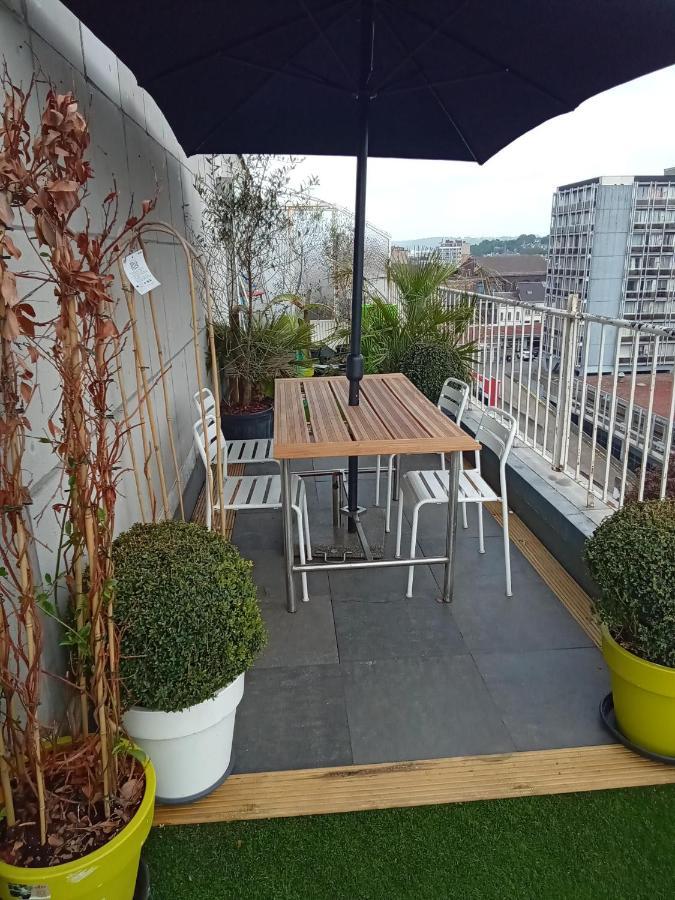 Liege Centre Mediacite Appartement Possible Parking Terrasse Immense 8Eme Pour 2 Personnes Liège Exterior foto