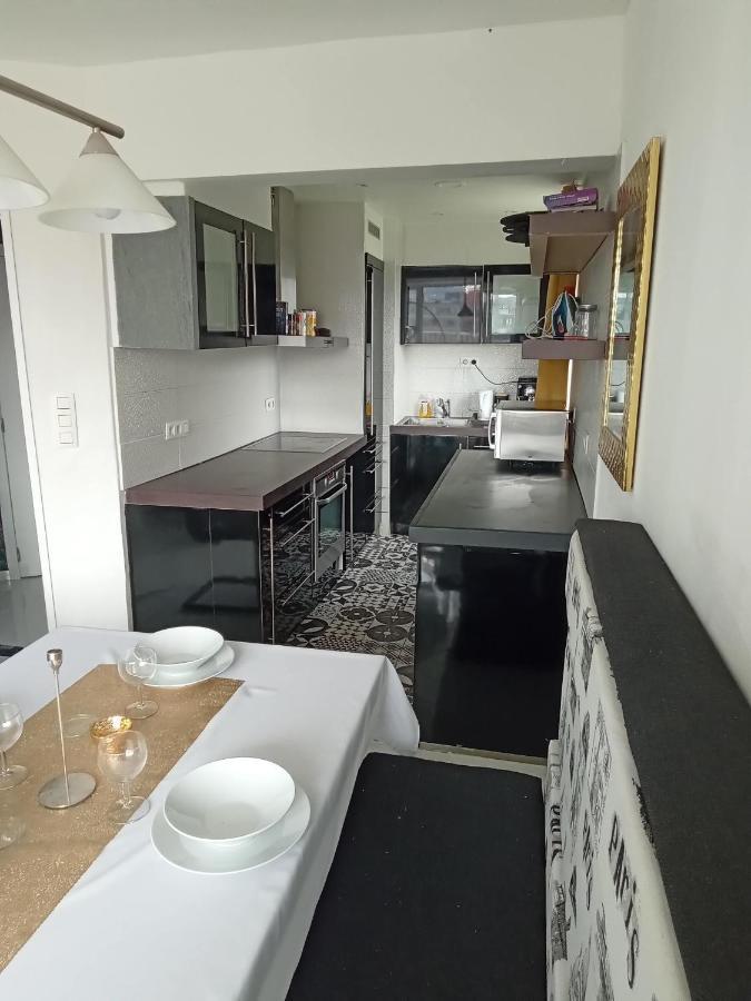 Liege Centre Mediacite Appartement Possible Parking Terrasse Immense 8Eme Pour 2 Personnes Liège Exterior foto