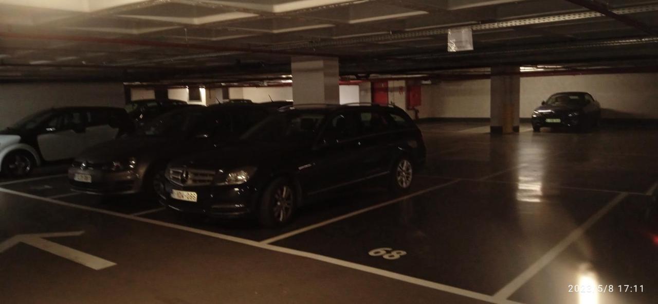 Liege Centre Mediacite Appartement Possible Parking Terrasse Immense 8Eme Pour 2 Personnes Liège Exterior foto